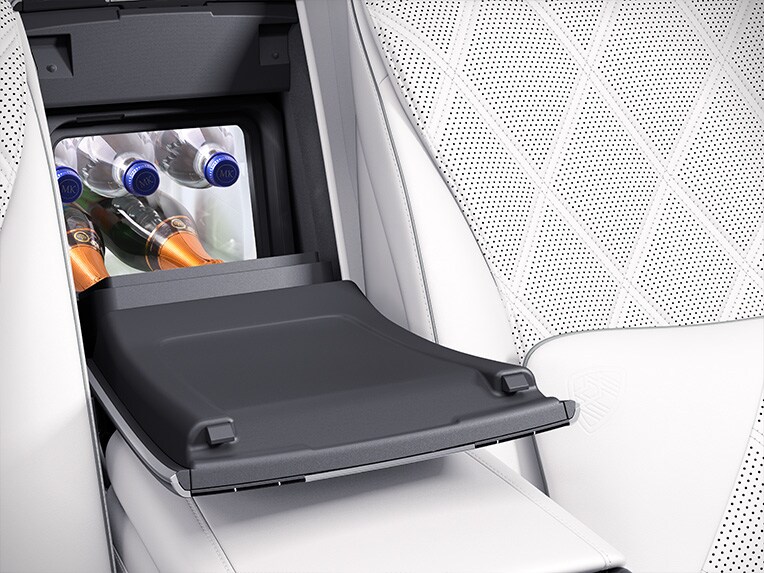 El compartimento refrigerado del Mercedes-Maybach Clase S.