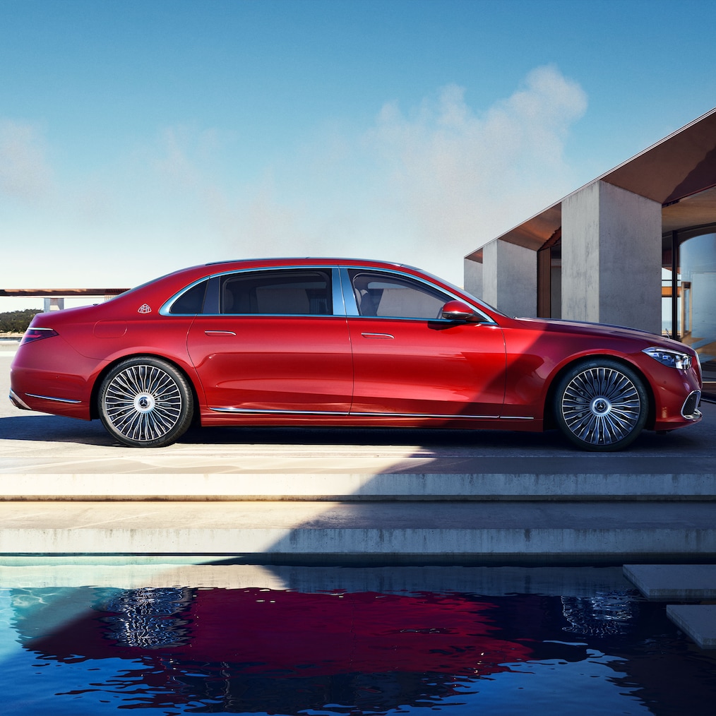 Vista lateral de la Clase S de Mercedes-Maybach.