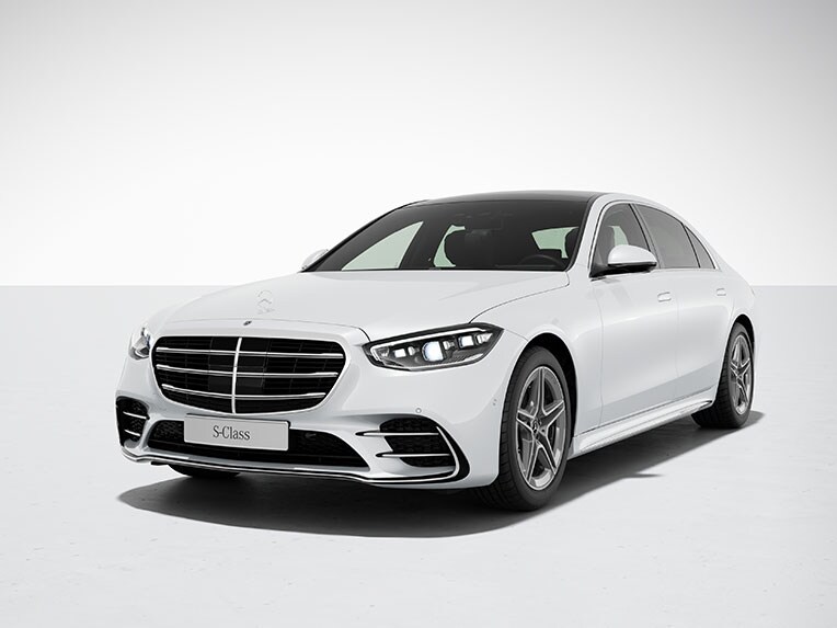 El exterior del Mercedes-Benz Clase S Berlina, versión larga, con AMG Line.