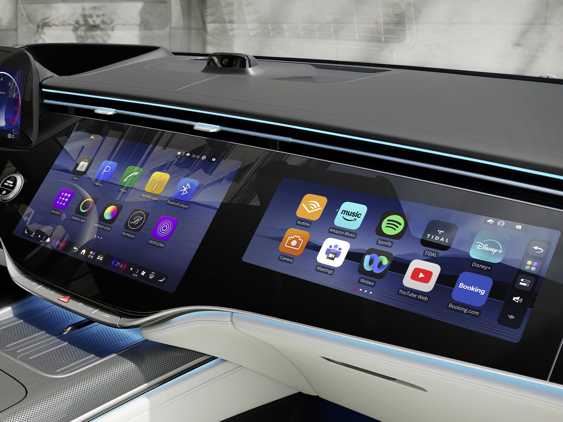 La MBUX Superscreen en el puesto de conducción del nuevo Clase S Berlina de Mercedes-Benz en su versión larga mostrando el MB.OS de Mercedes-Benz.