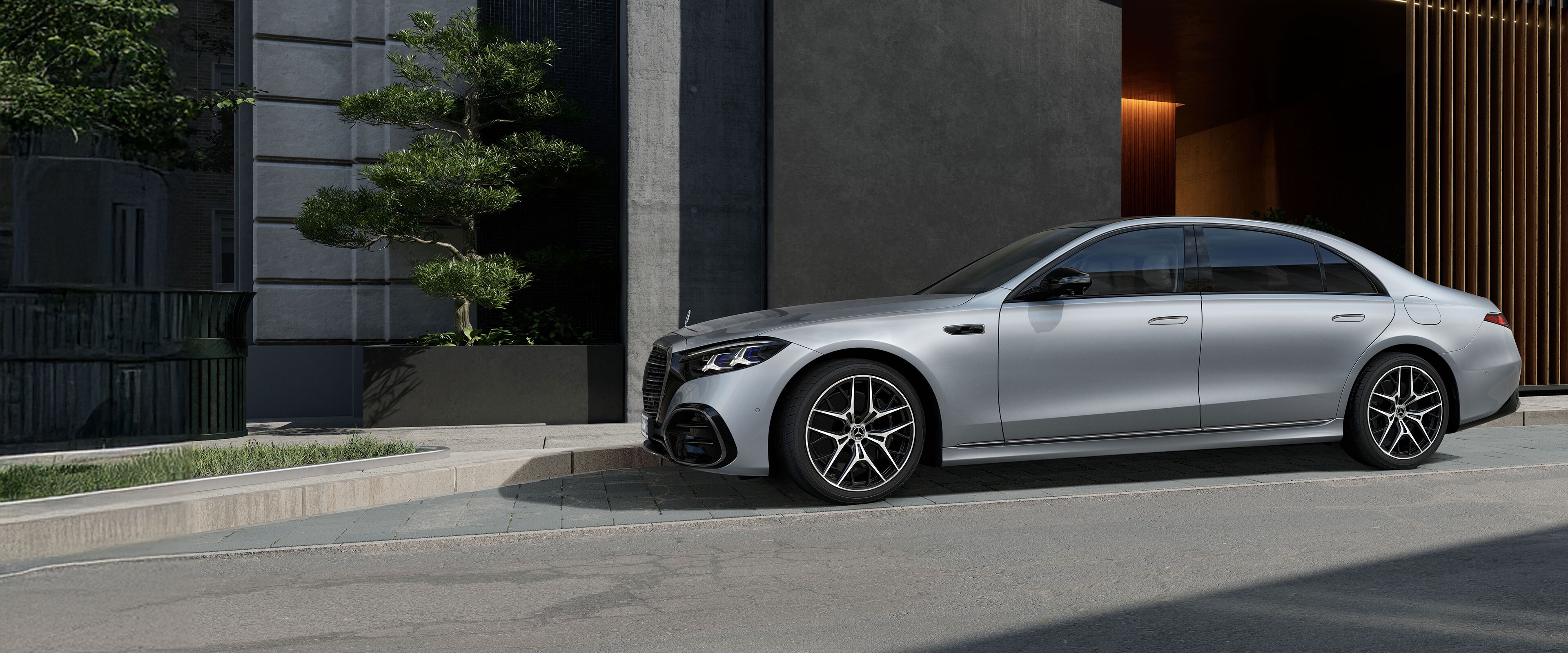 Vista lateral cercana del nuevo Clase S Berlina Largo de Mercedes-Benz.