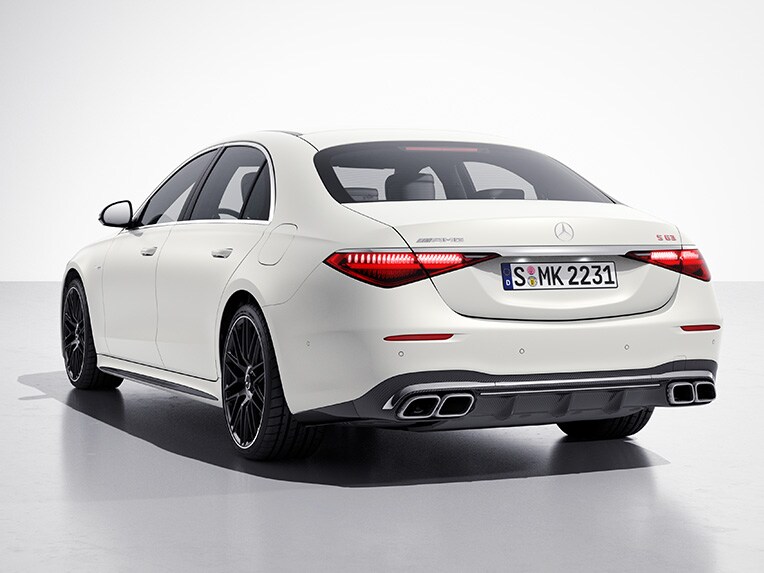 El exterior del Mercedes-AMG S 63 E PERFORMANCE Berlina con paquete exterior de fibra de carbono AMG.