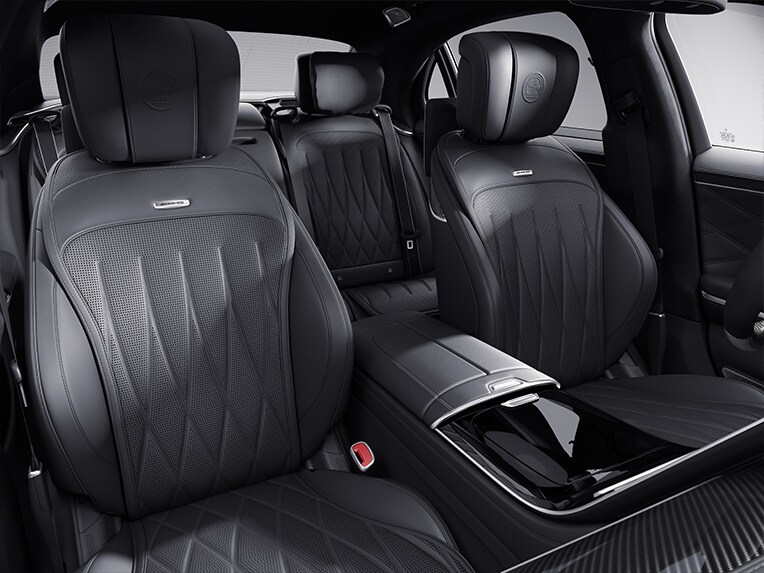 El interior del Clase S Berlina de Mercedes-AMG con paquete AMG Exclusive.