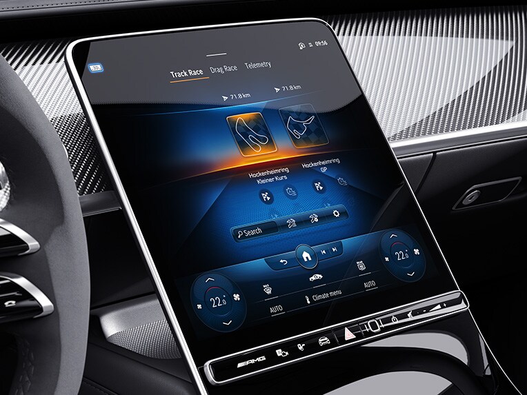 El visualizador de medios del Clase S Berlina de Mercedes-AMG con AMG TRACK PACE.