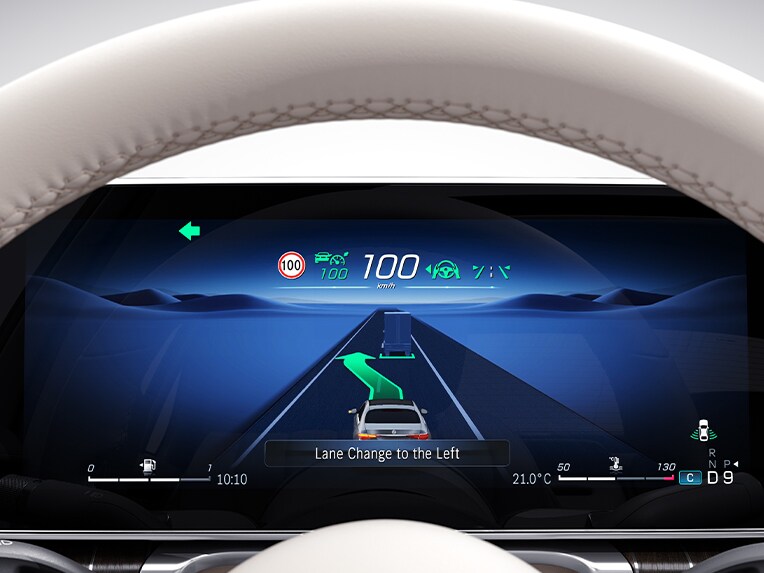 El visualizador del conductor en el Clase S Berlina de Mercedes-Benz.