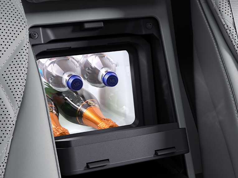 El compartimento refrigerado del Mercedes-Benz Clase S Berlina.