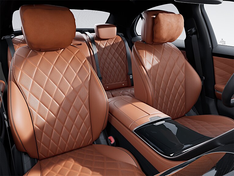 El interior del Mercedes-Benz Clase S Berlina con la línea AMG Line.