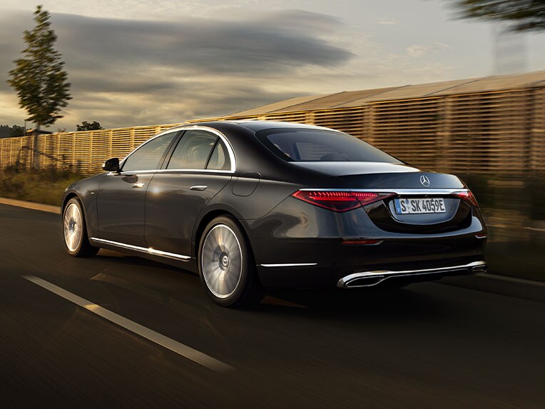 Vista trasera del Mercedes-Benz Clase S Berlina.