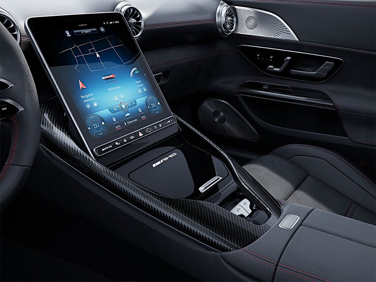 Elementos decorativos de fibra de carbono MANUFAKTUR en el Mercedes-AMG SL Roadster.