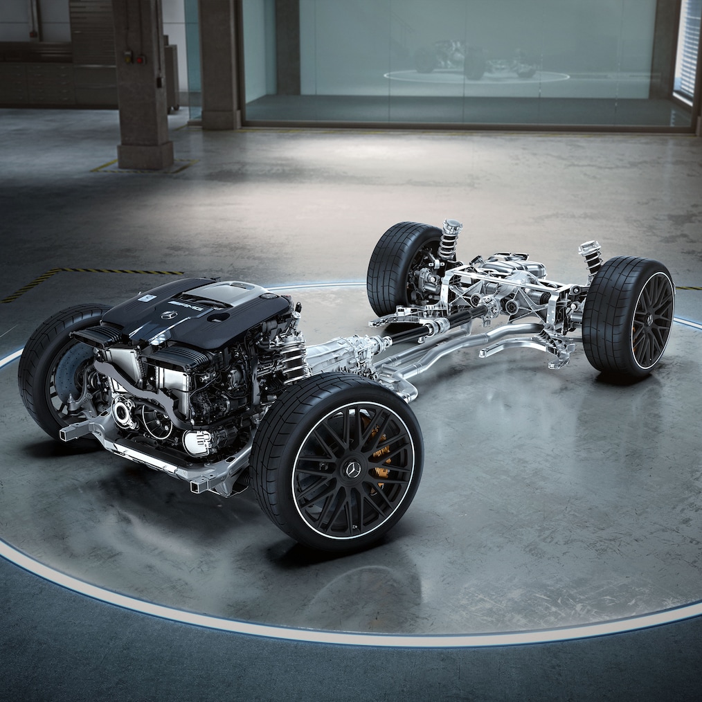 Cadena cinemática del Mercedes-AMG SL Roadster en el área de ingeniería.