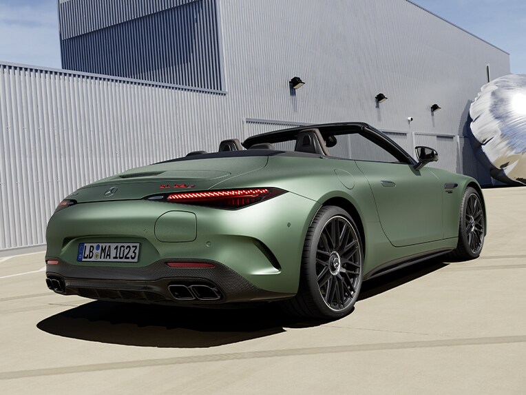 La parte trasera del Mercedes-AMG SL 63 S E PERFORMANCE.