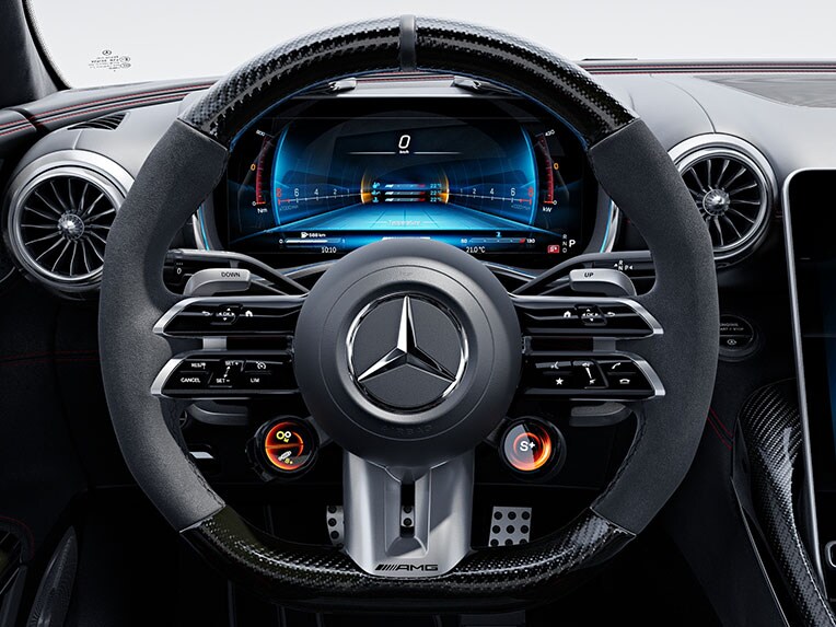 El volante AMG Performance en diseño de fibra de carbono/microfibra MICROCUT del Mercedes-AMG SL 63 S E PERFORMANCE.