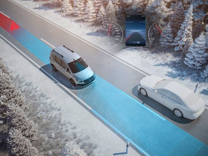 Asistente activo de mantenimiento en el carril en el Mercedes-Benz Clase T.