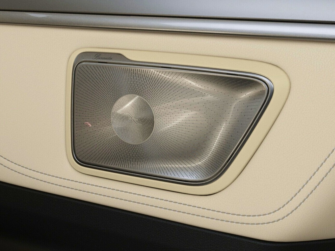 El sistema de sonido surround Burmester® de la Clase V de Mercedes-Benz.