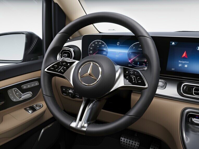 El cambio automático 9G-TRONIC cuenta con nueve marchas capaces de mantener el número de revoluciones del motor lo más bajo posible en cada situación.