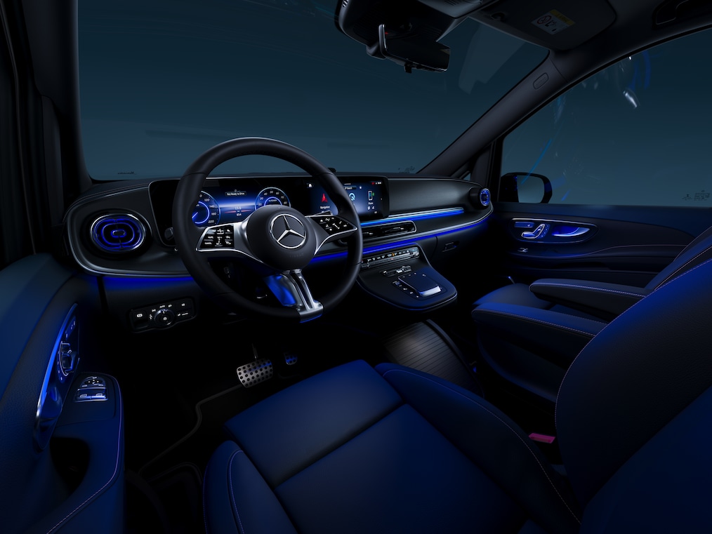 La iluminación ambiental en 64 colores del Clase V Marco Polo HORIZON.