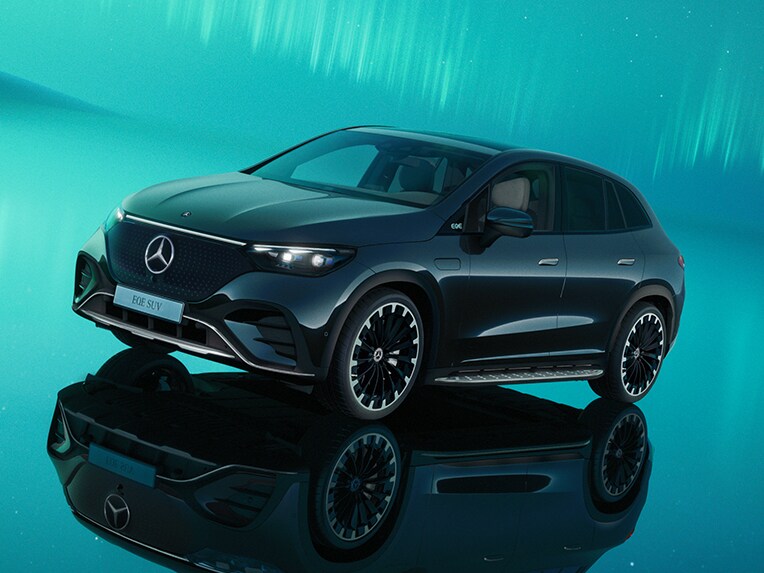 Vista frontal lateral del EQE SUV de Mercedes-Benz