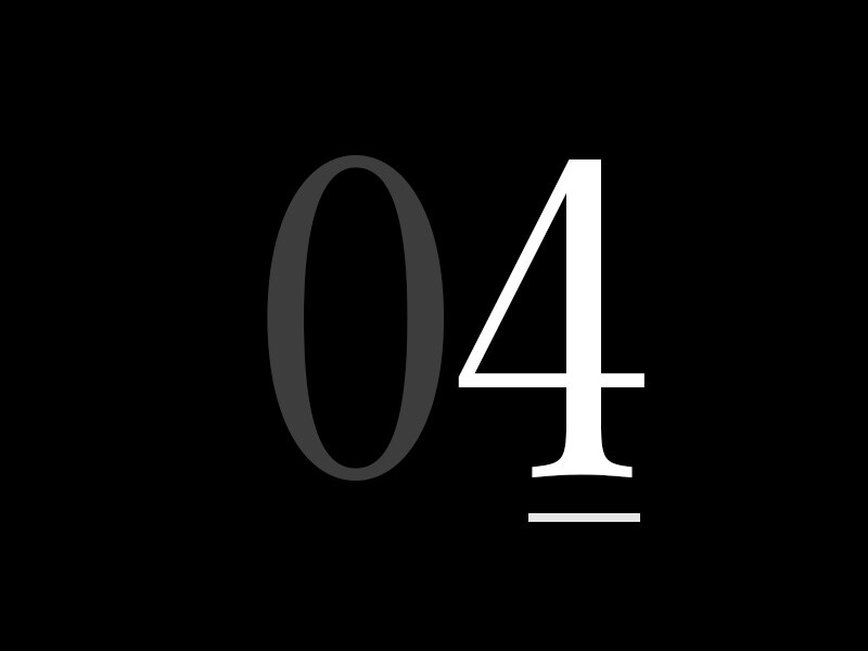 Un gran número "04".