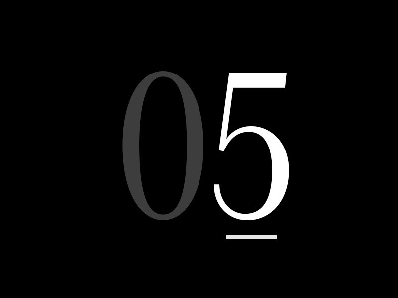 Un gran número "05".