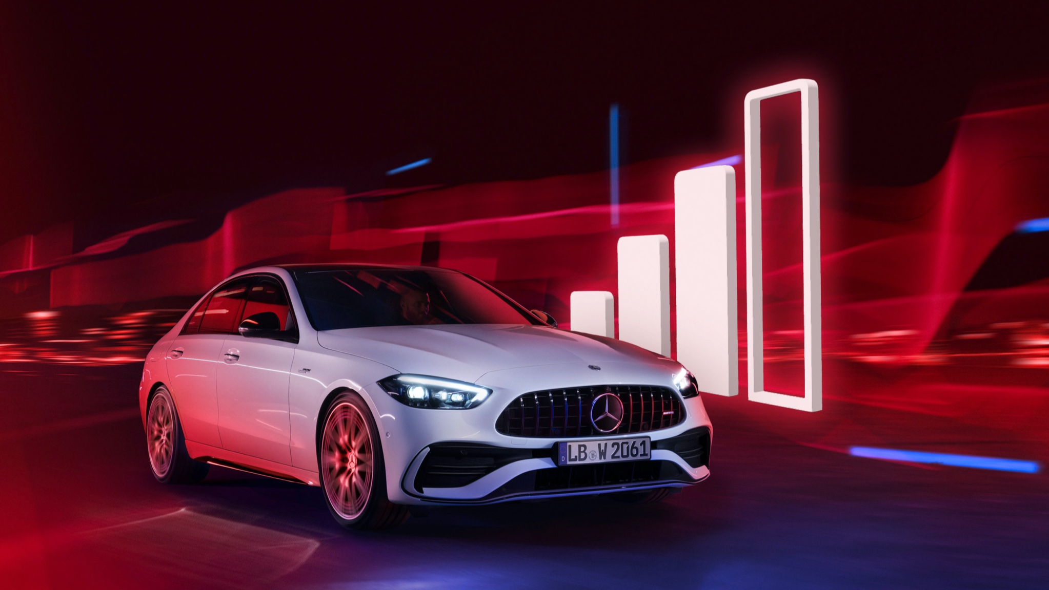 Volumen de datos de confort de terceros | Entretenimiento | Mercedes-Benz Un Mercedes-Benz circula con la imagen de una barra de recepción de señal.