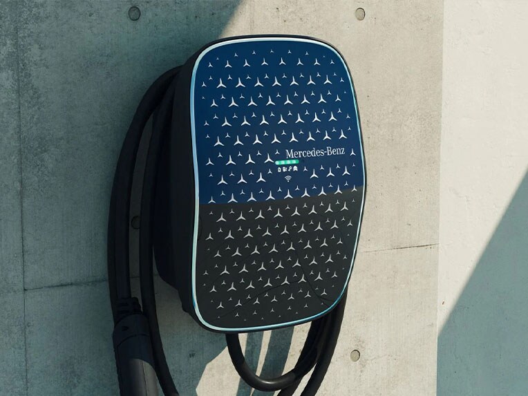 La Mercedes-Benz Wallbox, cuya carcasa sigue los principios de diseño de Mercedes-EQ.