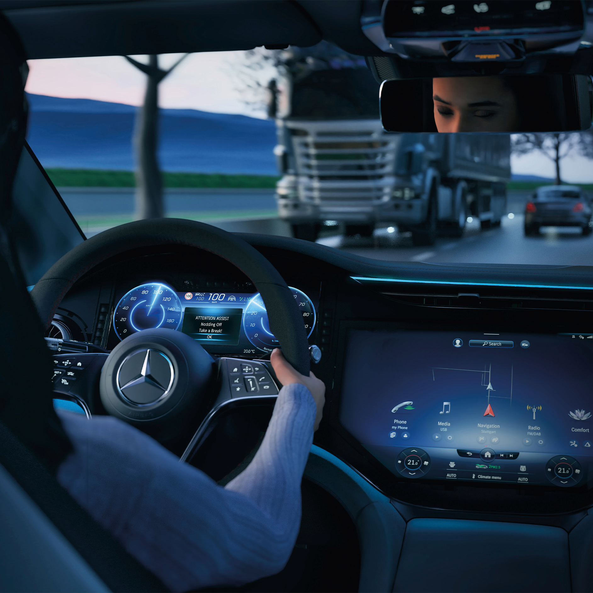 MB.DRIVE | Seguridad | Mercedes-Benz Vista del puesto de conducción de un Mercedes-Benz.