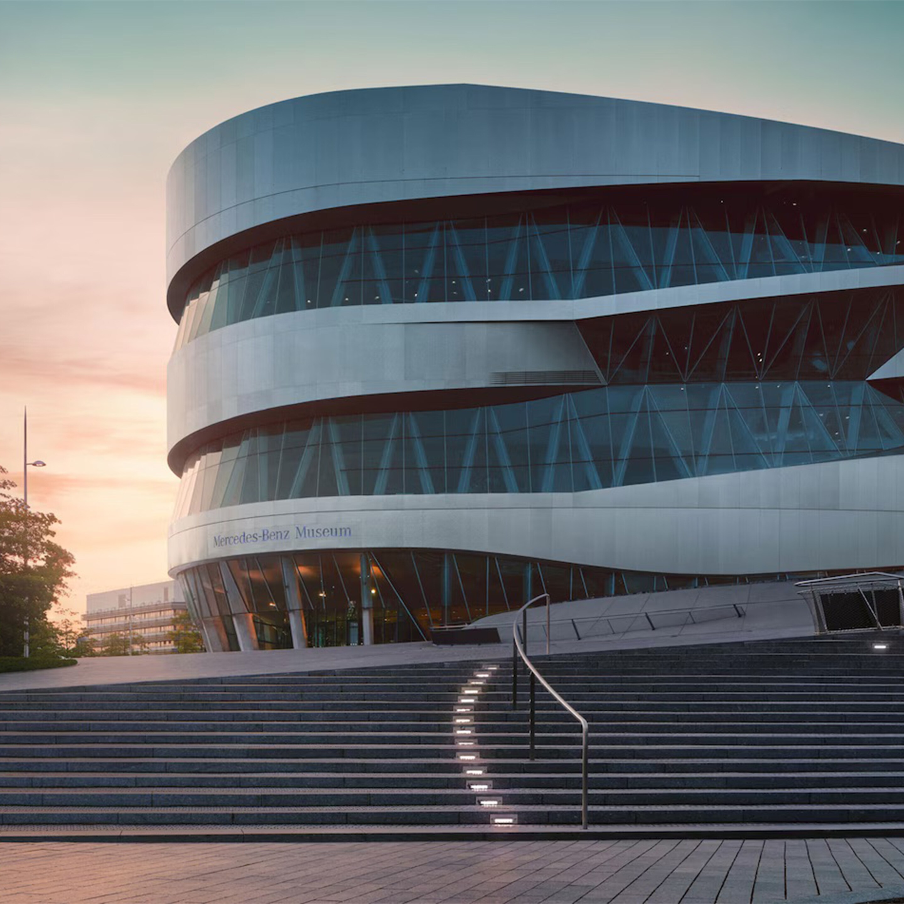 Vista exterior del Museo Mercedes-Benz Museum en Stuttgart.