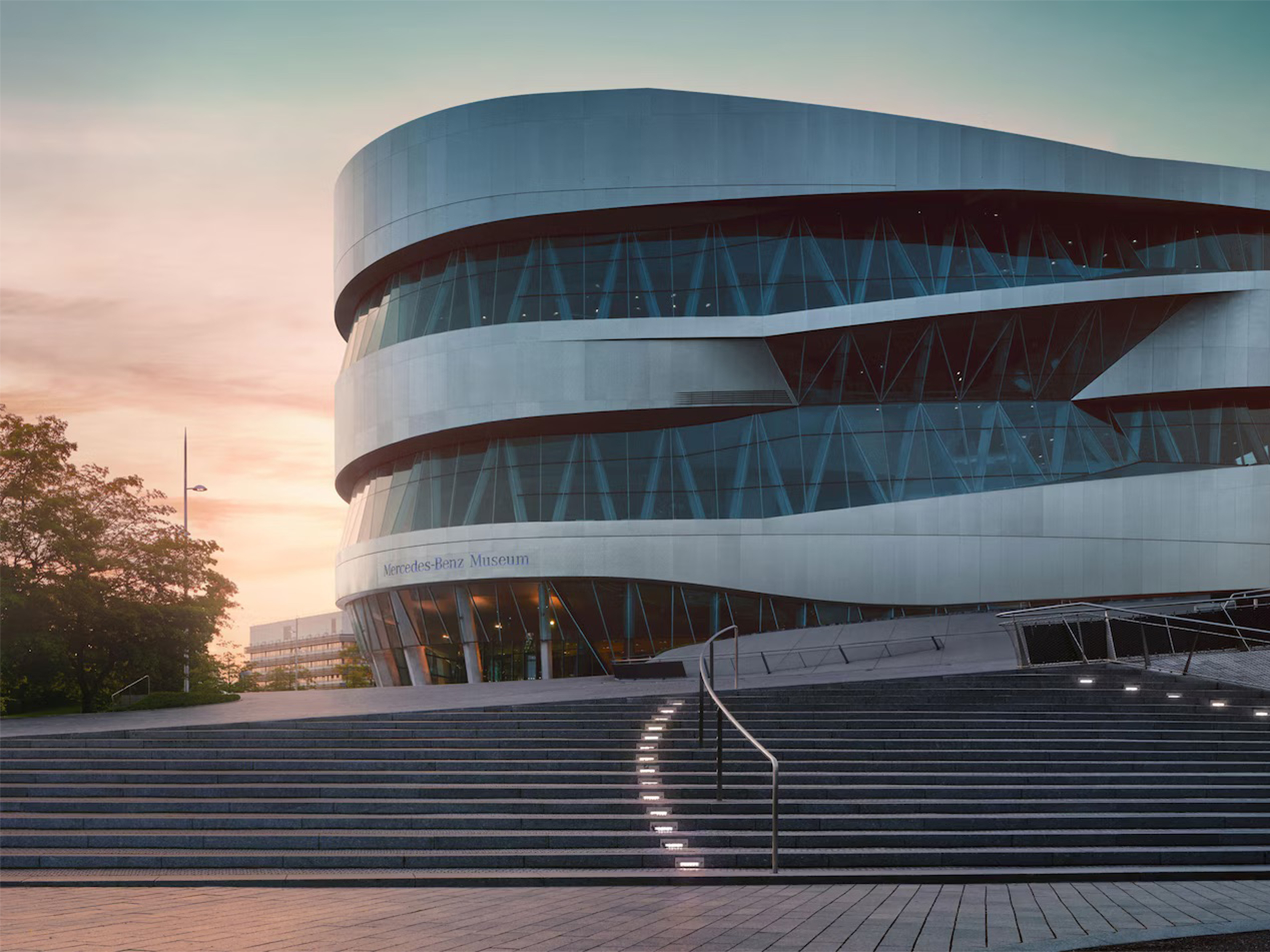Museo Mercedes-Benz Stuttgart | Mercedes-Benz Vista exterior del Museo Mercedes-Benz Museum en Stuttgart.