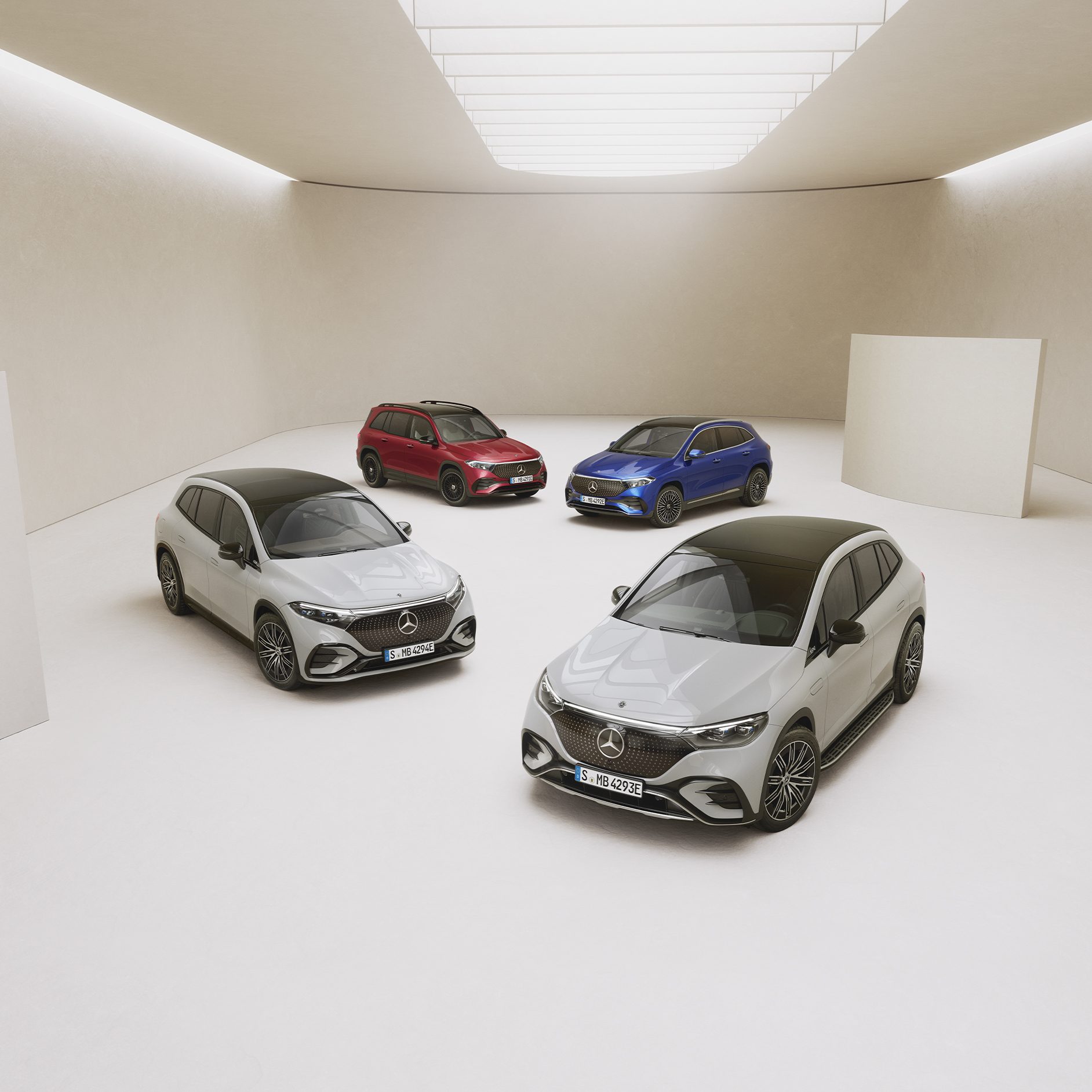 Un grupo de modelos Mercedes-Benz. Un grupo de modelos Mercedes-Benz.