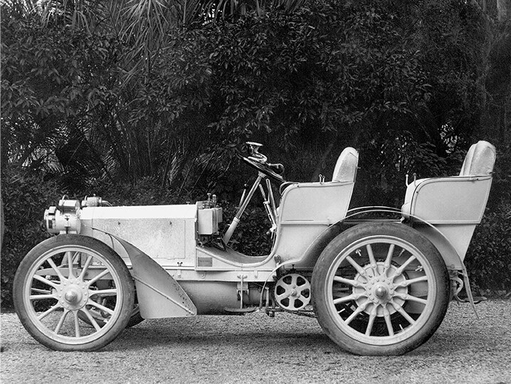 Mercedes con 35 CV de 1900.