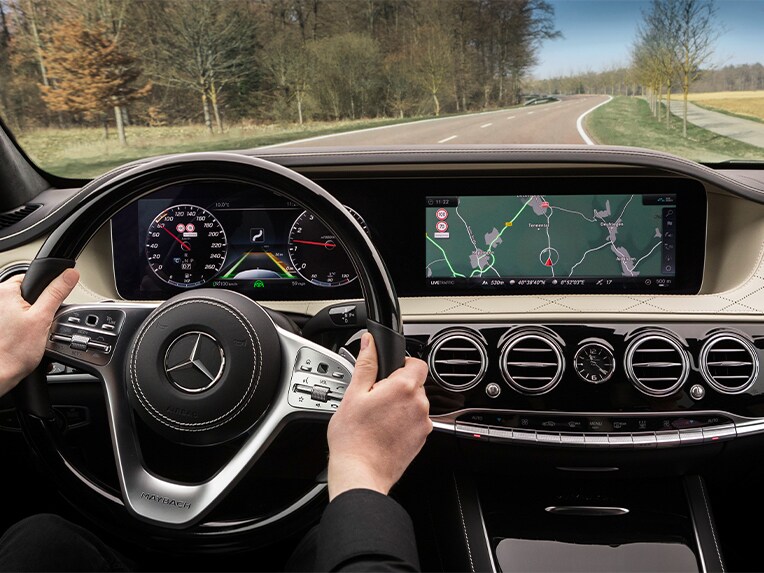 Mercedes-Benz Intelligent Drive en el Clase S, Serie 222 desde la perspectiva del conductor.