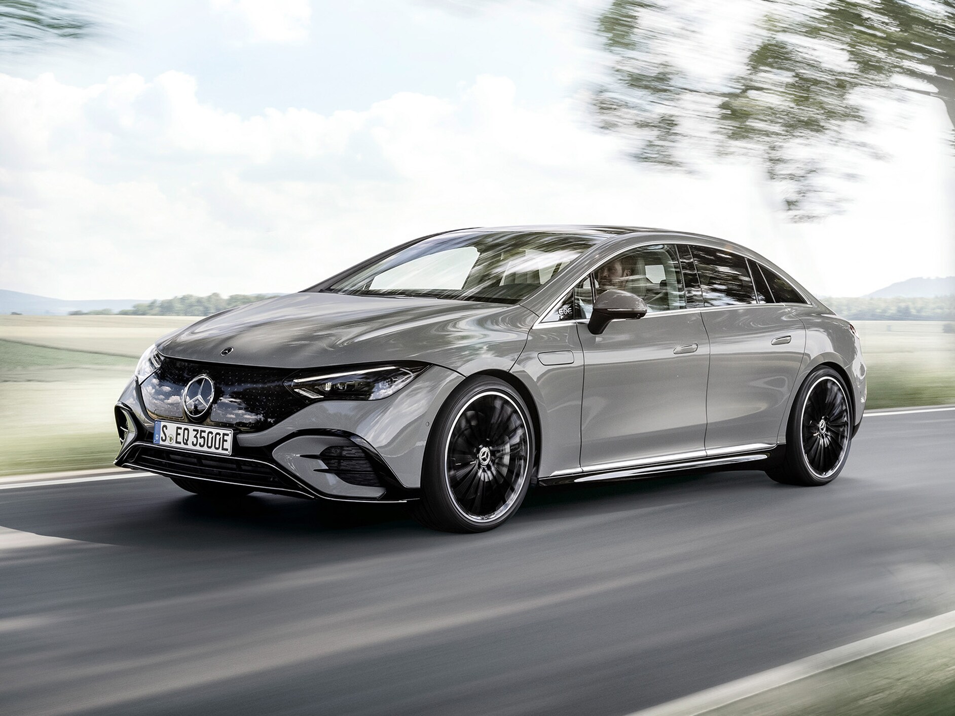 Mercedes-Benz EQS Berlina en vista frontal.