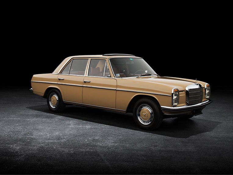 Mercedes-Benz "Strich 8" (W 115).