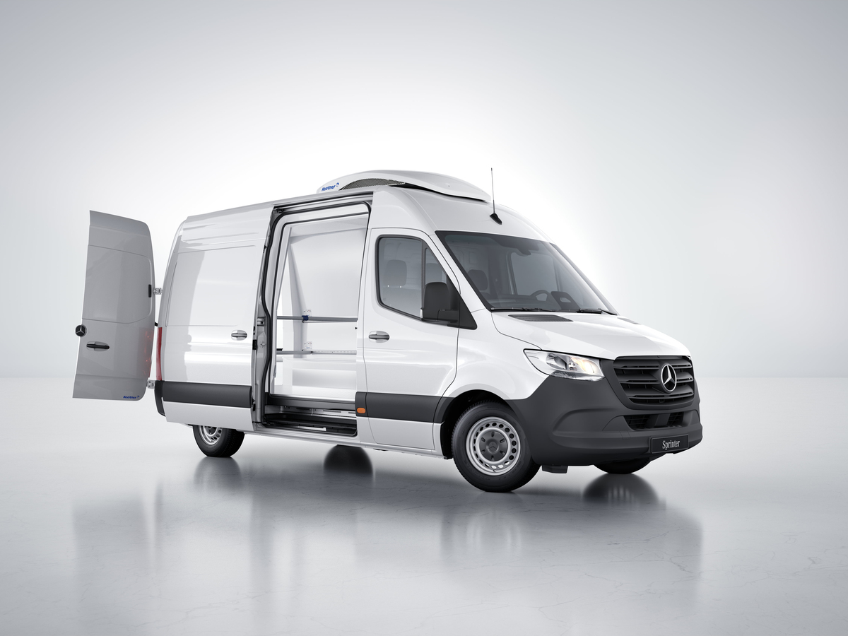 Explora los furgones refrigerados Mercedes-Benz Mercedes-Benz Sprinter frigorífico para productos congelados en blanco