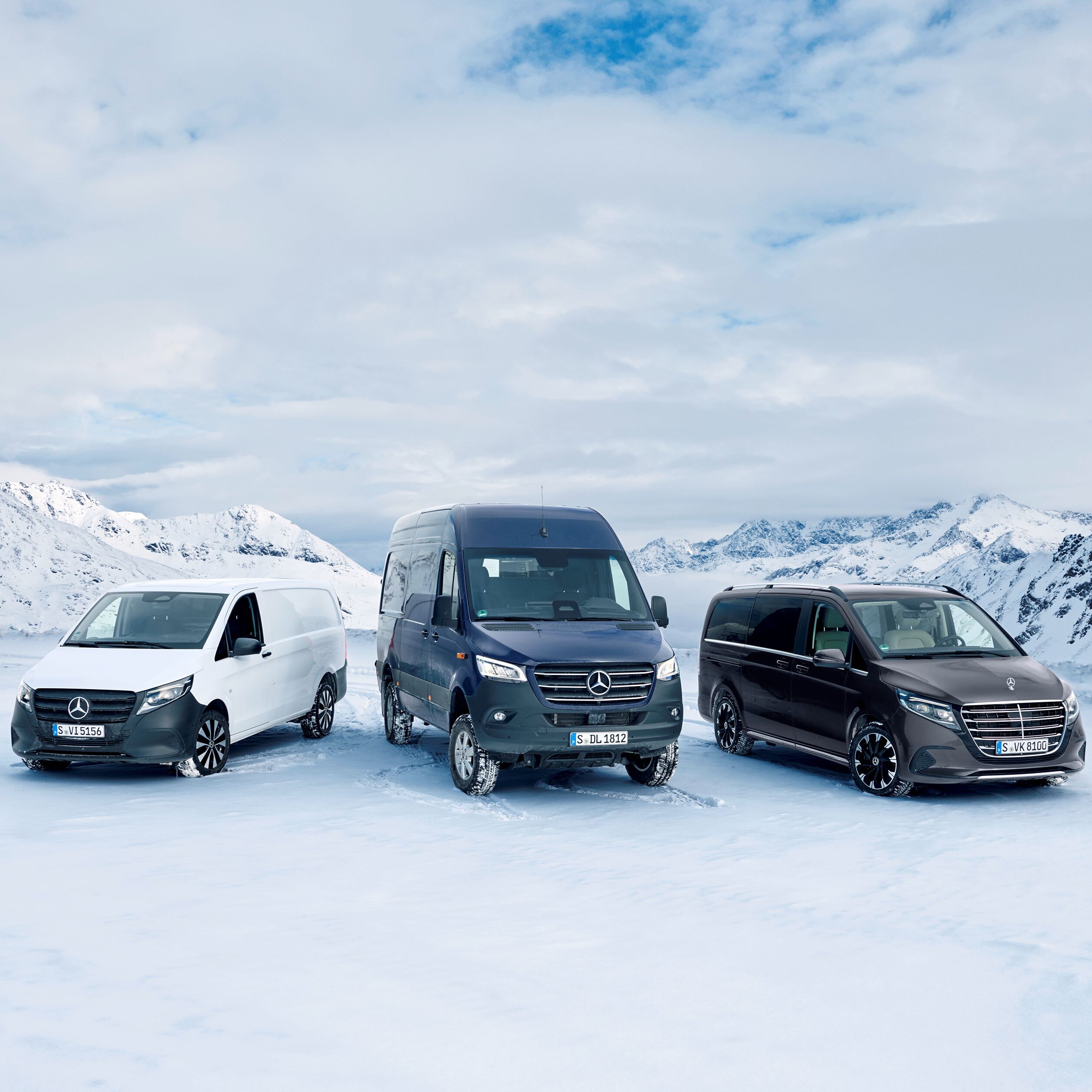 Sprinter Tourer, Vehículo de Caja Cerrada & Vehículo de Caja Abierta en la nieve.
