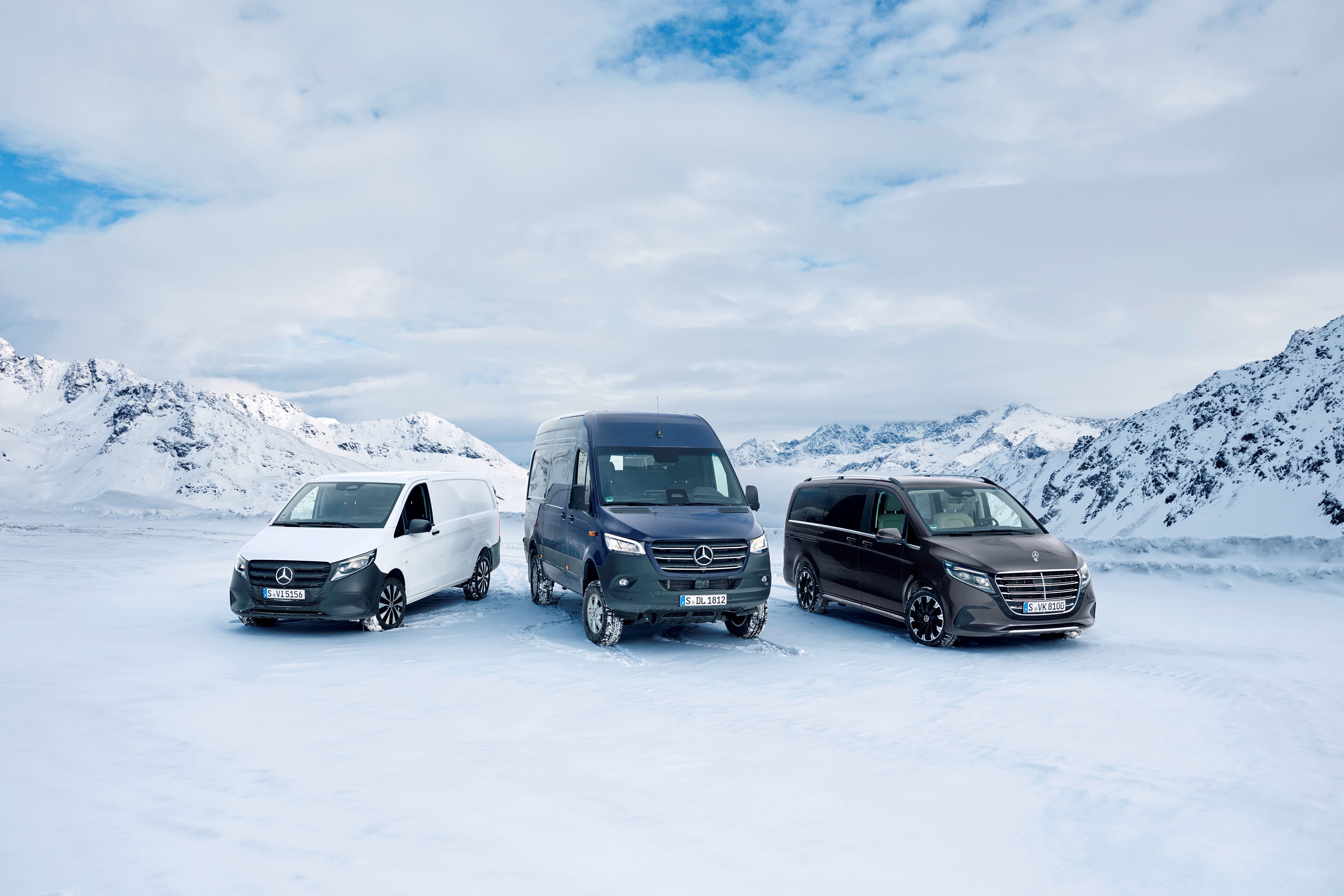 Sprinter Tourer, Vehículo de Caja Cerrada & Vehículo de Caja Abierta | 4x4 | Mercedes-Benz Sprinter Tourer, Vehículo de Caja Cerrada & Vehículo de Caja Abierta en la nieve.