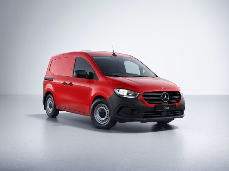La Mercedes-Benz Citan Furgón con la línea de equipamiento BASE.