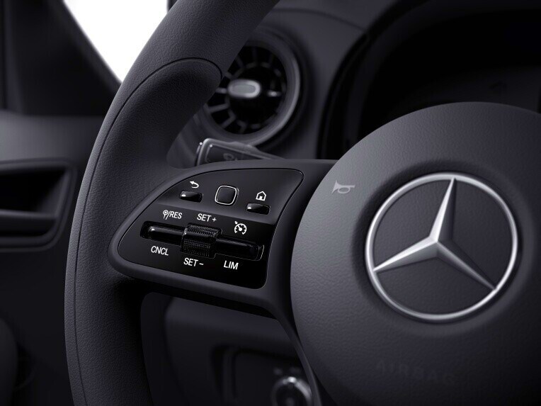 Los paneles de control táctiles para el TEMPOMAT en la Mercedes-Benz Citan Tourer.
