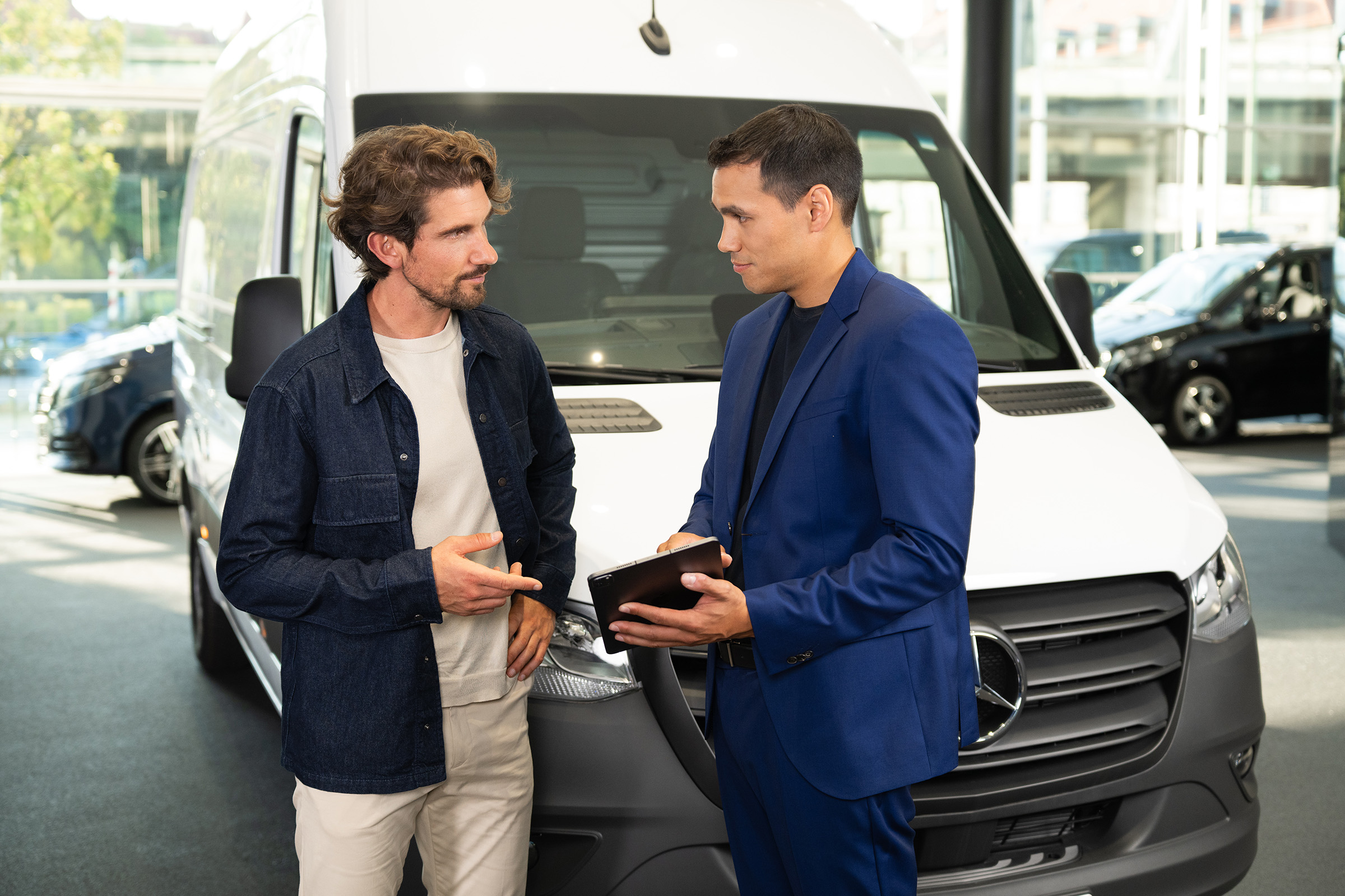 Leasing financiero | Modelos eléctricos | Mercedes-Benz Asesoramiento sobre furgonetas Mercedes-Benz en un concesionario, con un servicio centrado en el cliente.