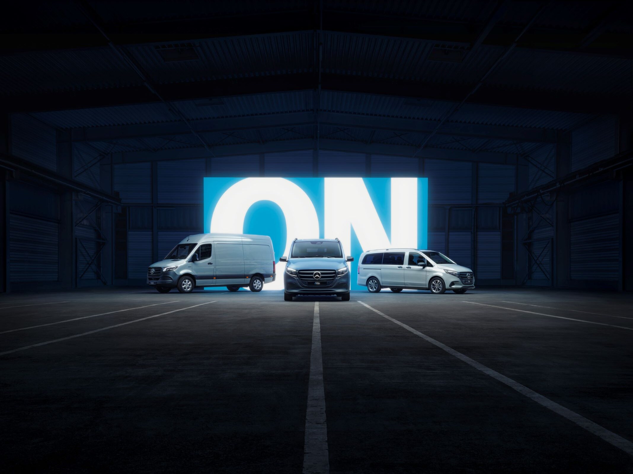 El sistema multimedia MBUX en una furgoneta eléctrica Mercedes-Benz.