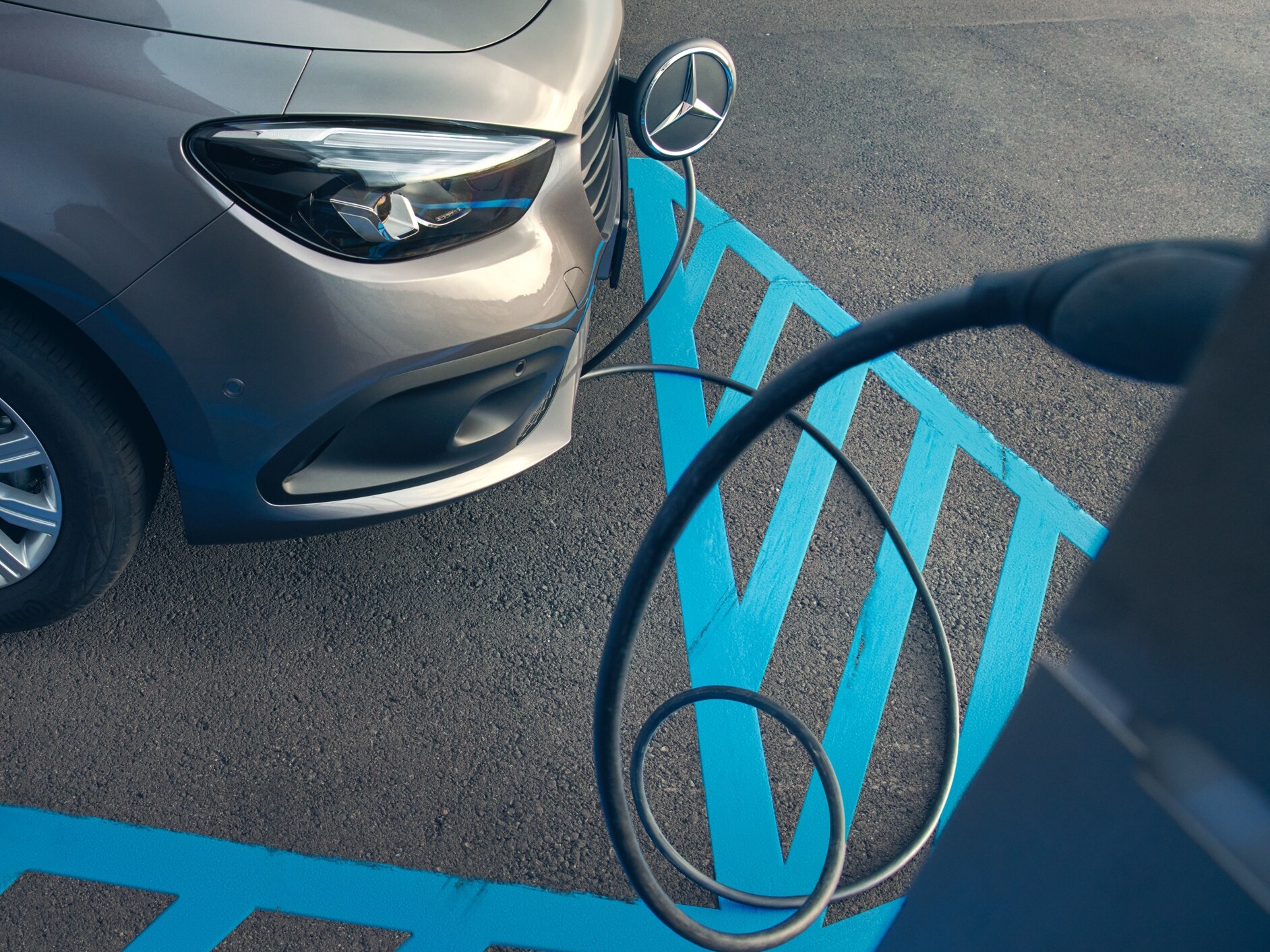 El Mercedes-Benz eCitan Tourer cargando.