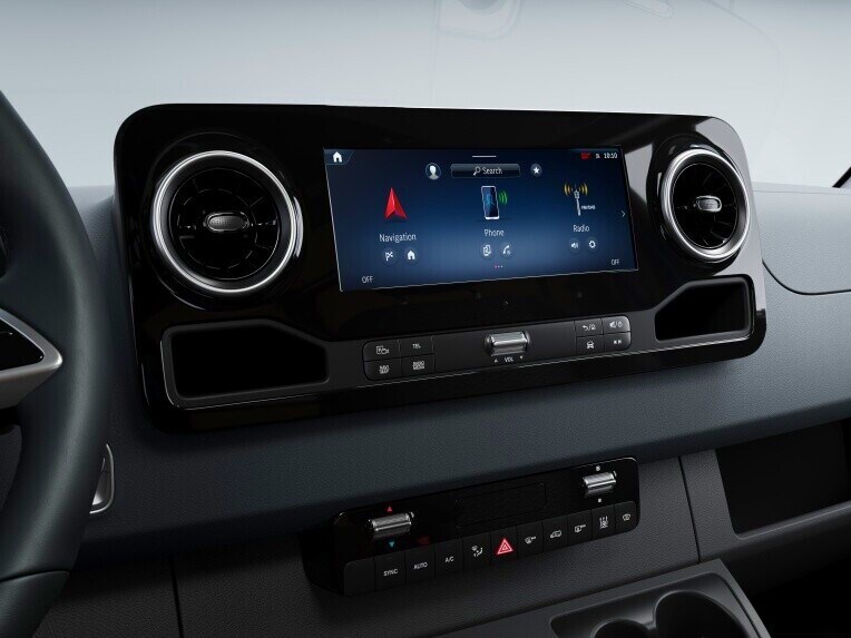 El sistema multimedia MBUX en la Mercedes-Benz eSprinter Furgón.