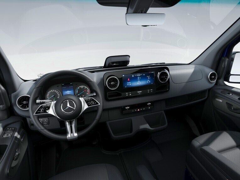 La cabina del conductor de la Mercedes-Benz eSprinter Furgón en la línea de equipamiento PRO.