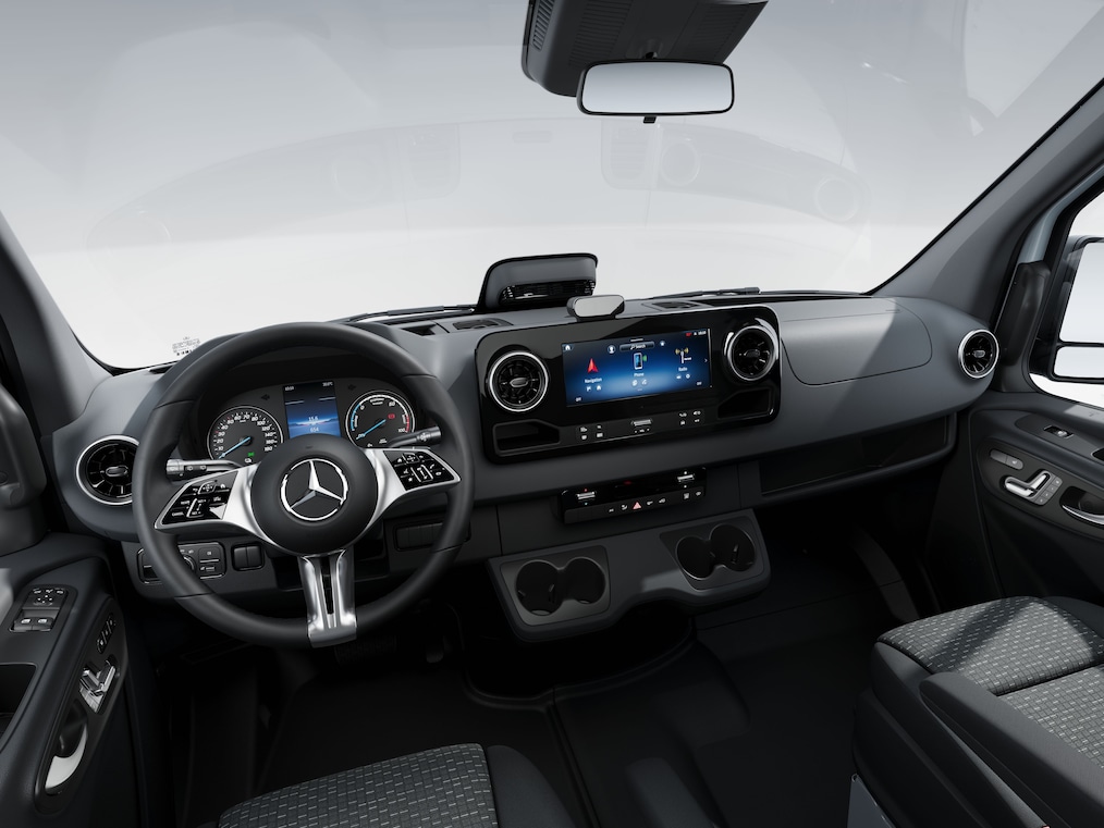 El puesto de conducción del chasis Mercedes-Benz eSprinter.