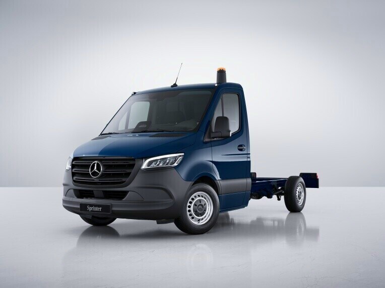 La Mercedes-Benz Sprinter Chasis con la línea de equipamiento BASE.