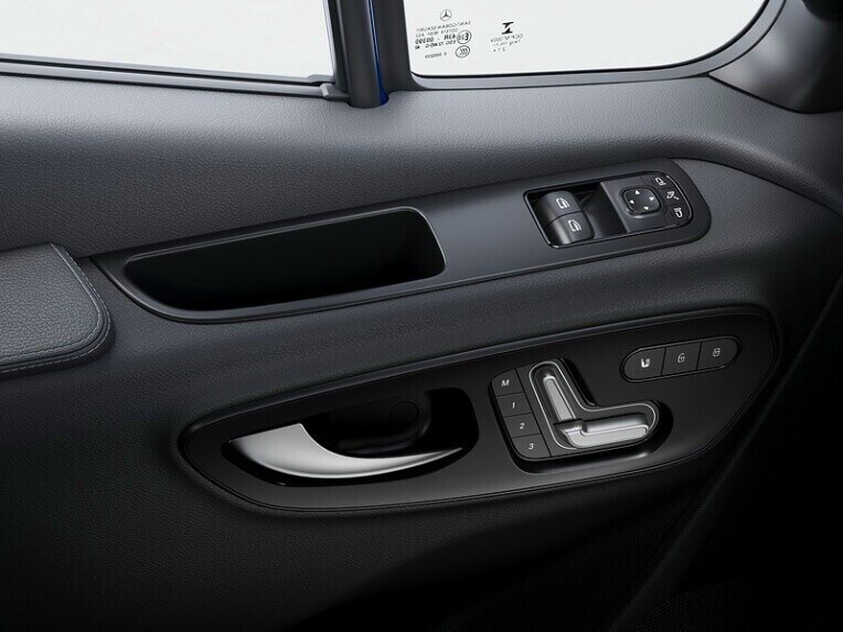 Los mandos del asiento del conductor con ajuste eléctrico en la Mercedes-Benz Sprinter Chasis.