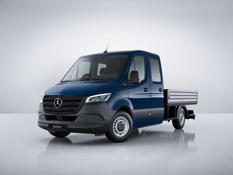 El vehículo con caja abierta Sprinter de Mercedes-Benz en la línea de equipamiento BASE.
