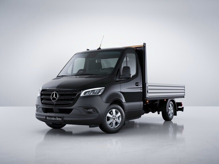 El Sprinter con caja abierta de Mercedes-Benz con suspensión para mayor comodidad y protección de la carga.