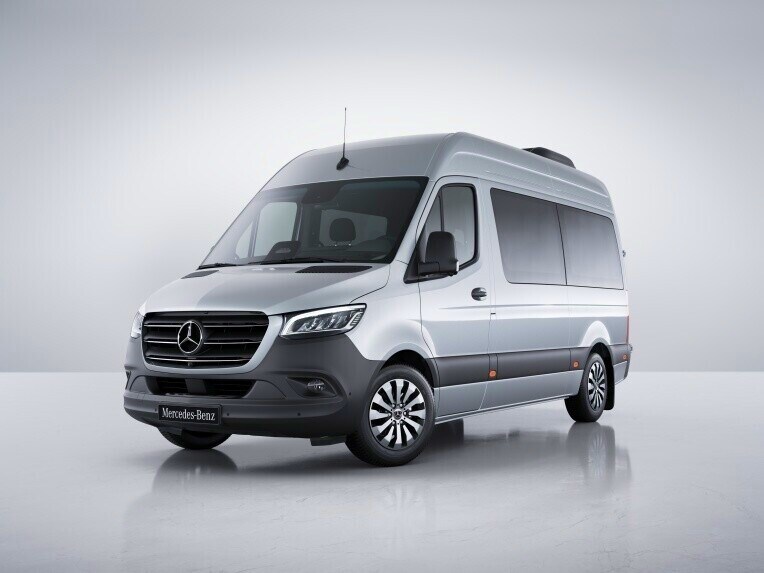 La Mercedes-Benz Sprinter Tourer con tren de rodaje de confort con suspensión neumática.