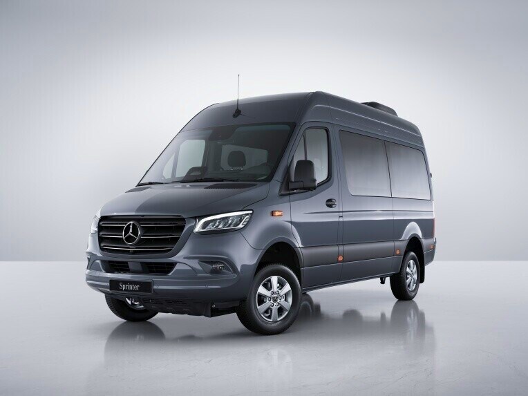 La Mercedes-Benz Sprinter Tourer con la línea de equipamiento SELECT.